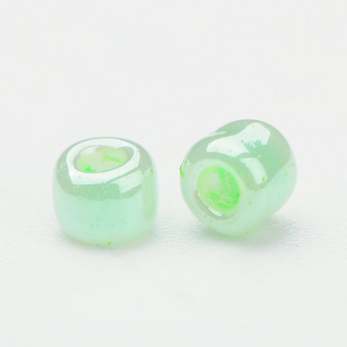 Perles  rocaille 3mm,ceylan rond ,vert clair (20g)