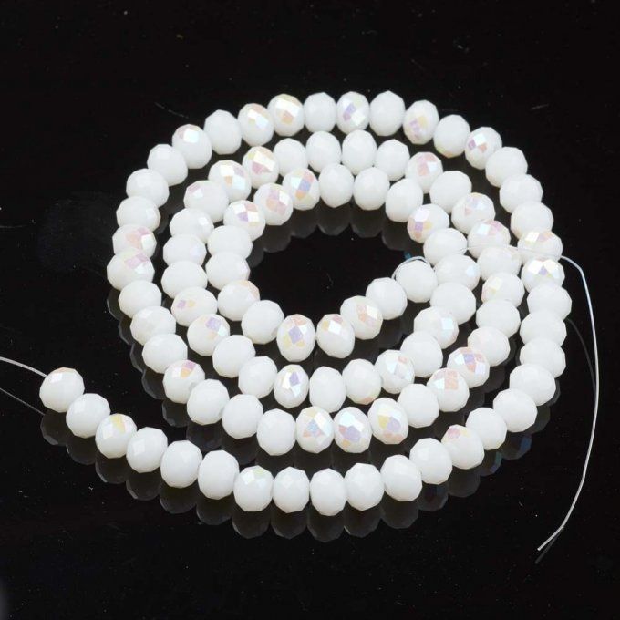 Perles facettées,forme abaque 4x3mm opaque blanc reflets 1/2 arc en ciel (x50) 