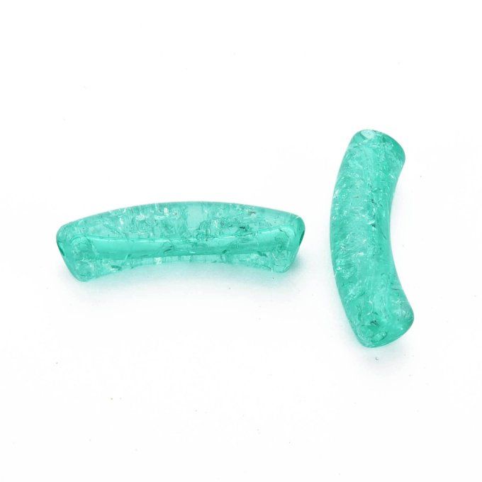Perle acrylique  en forme de tube incurvé transparent ,effet craquelé  32x8x10mm  couleur vert mer  