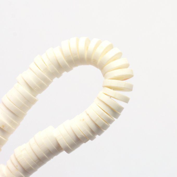 Perles Heishi en pâte polymère 3x1mm (x1 chapelet) couleur blanche