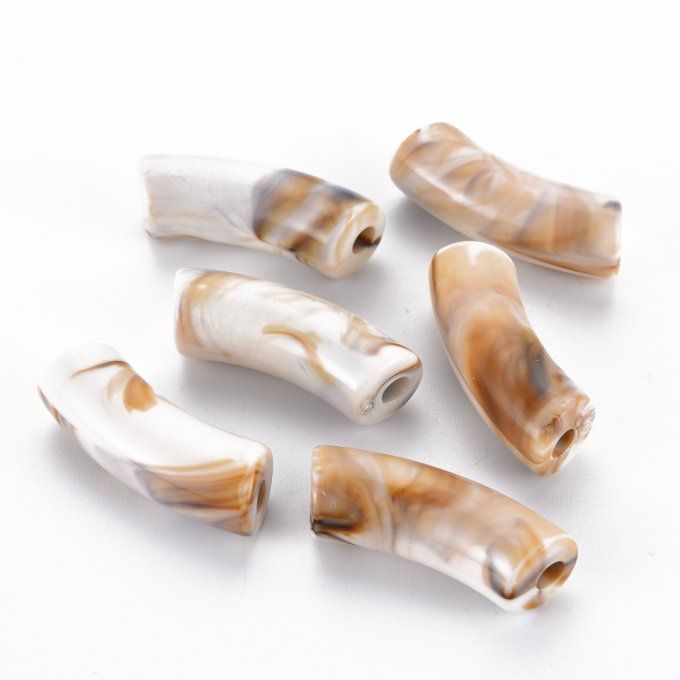 Perle acrylique opaque en forme de tube incurvé  34x11.5x13mm  couleur crème