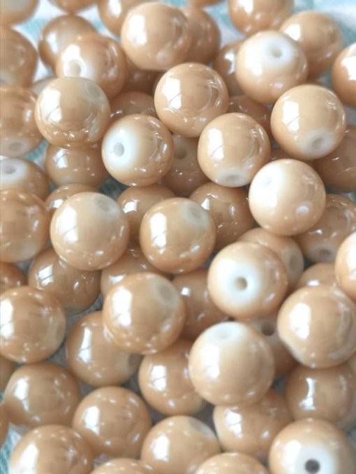 Perles en verre  rondes ,8mm imitation jade couleur brun sable (x10)