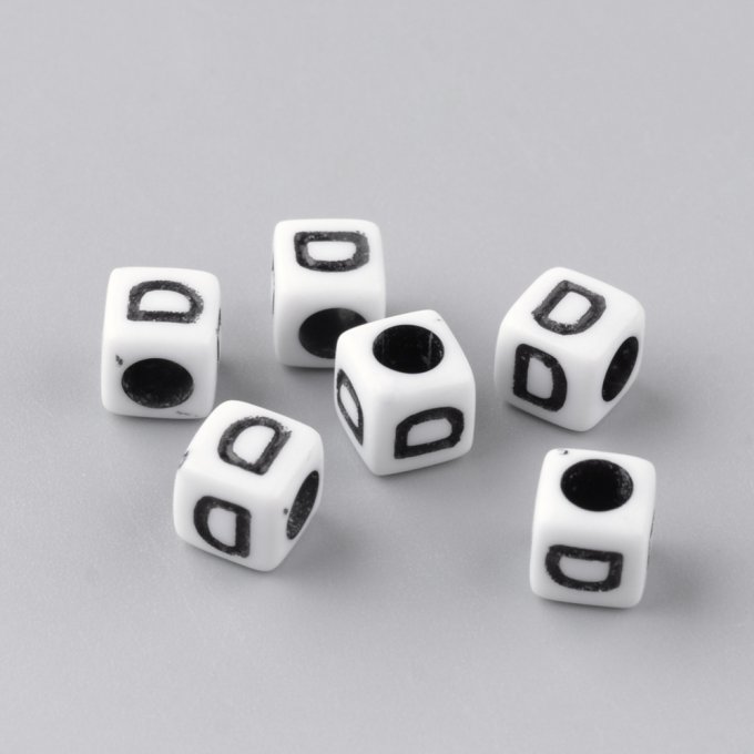 Perle alphabet en acrylique opaque  cube  noir /blanc   lettre D