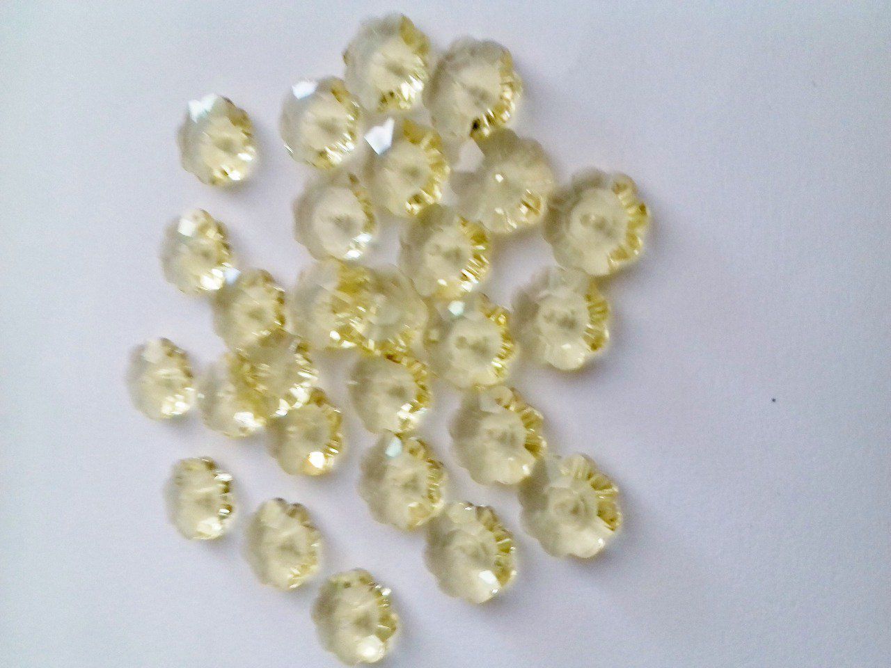 Perle de verre facettée forme marguerite 9.5-10x4mm couleur or clair