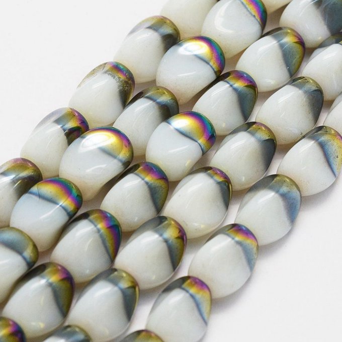 Perle de verre ,ovoïde,aspect métallique et blanc 12x9mm
