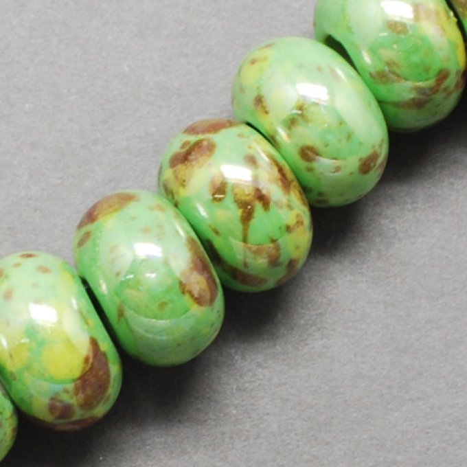 Perles  céramiques Ø12x9mm vert clair