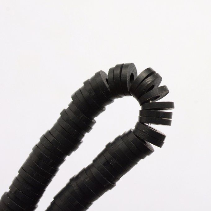 Perles Heishi en pâte polymère 8x1mm (x1 chapelet) couleur noire