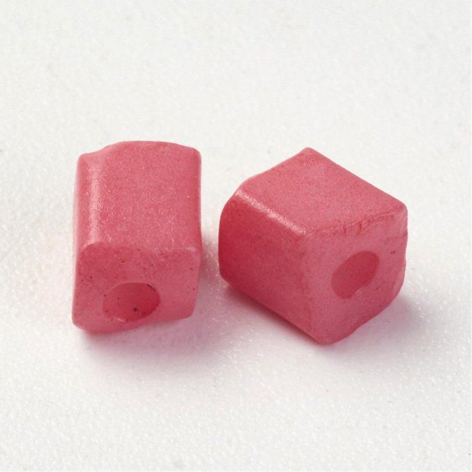 Perles de rocaille opaques  "cubiques"  3-7x3-4x3-4mm  corailclair (20g) 