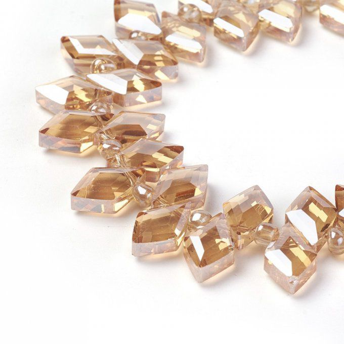 Perle de verre facettée forme de losange 13x8mm couleur orange