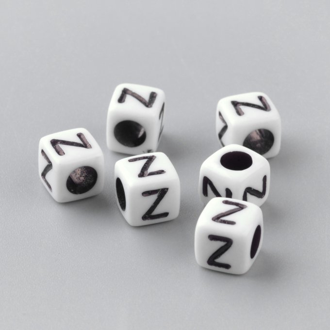 Perle alphabet en acrylique opaque  cube  noir /blanc   lettre Z