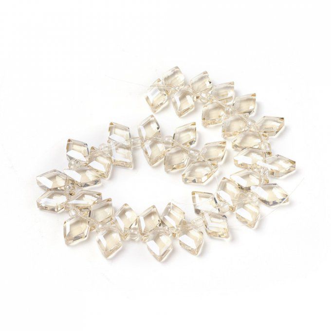 Perle de verre facettée forme de losange 13x8mm couleur or pâle