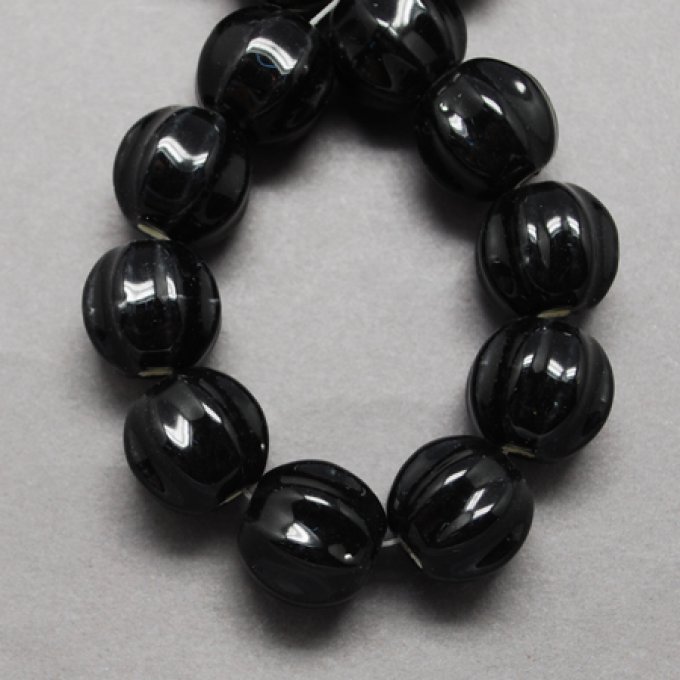 Perle porcelaine , citrouille Ø13x12  ,noir