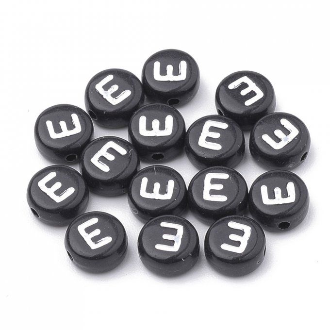 Perle alphabet en acrylique opaque  rond plat  blanc /noir lettre E