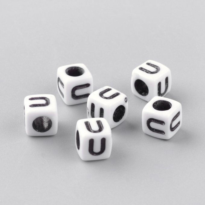Perle alphabet en acrylique opaque  cube  noir /blanc   lettre U