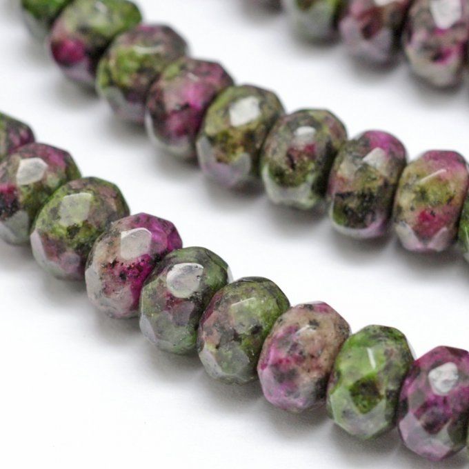Perle en forme de rond plat facetté, en rubis zoisite naturelle colorée  8x 5 mm