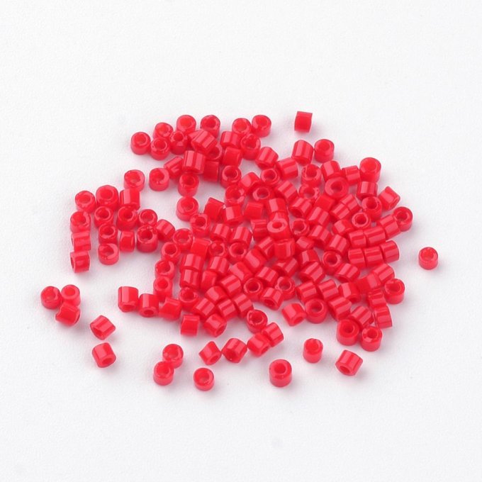 Rocailles (bugle)  tube 1~2x1.5~2mm opaque rouge (x10g) 