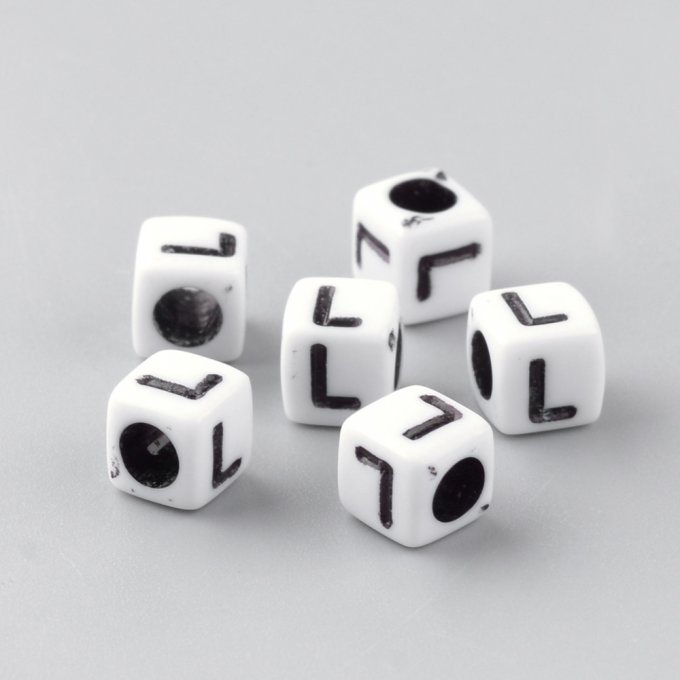 Perle alphabet en acrylique opaque  cube  noir /blanc   lettre L