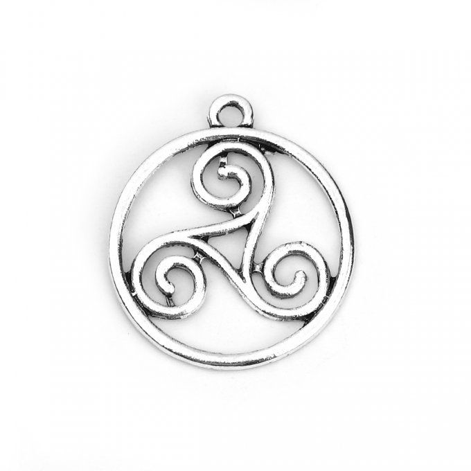 Pendentif avec Triskel Celtique 29x25mm argent antique