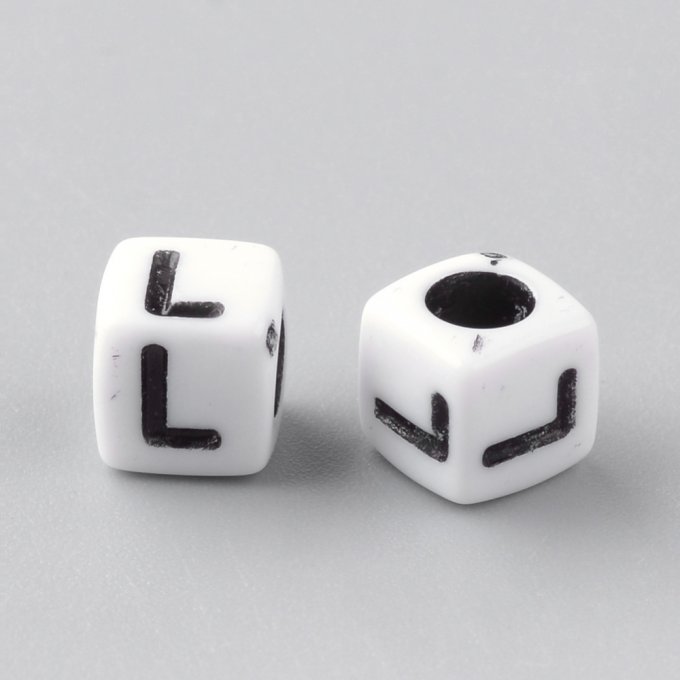 Perle alphabet en acrylique opaque  cube  noir /blanc   lettre L