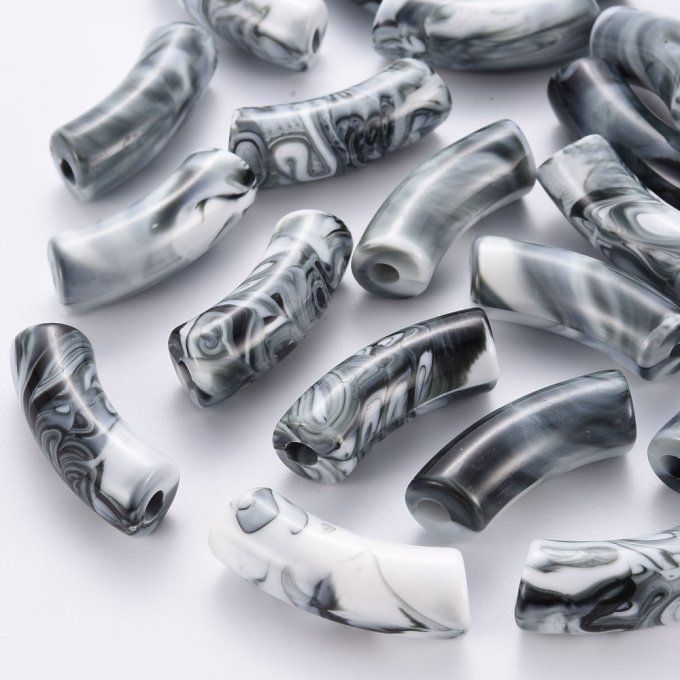 Perle acrylique  en forme de tube incurvé  36x13.5x11.5mm  couleur gris foncé