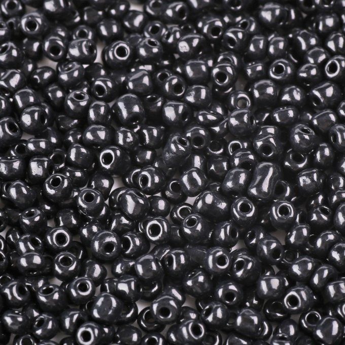 Rocaille  4mm, opaque , noir (20g)