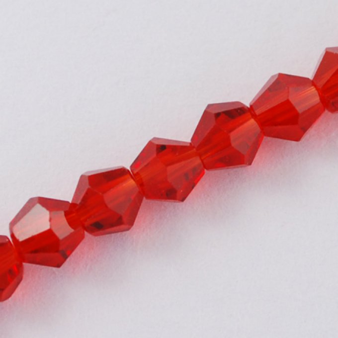 Perles facettées,forme de toupie 4x4mm rouge (x100)