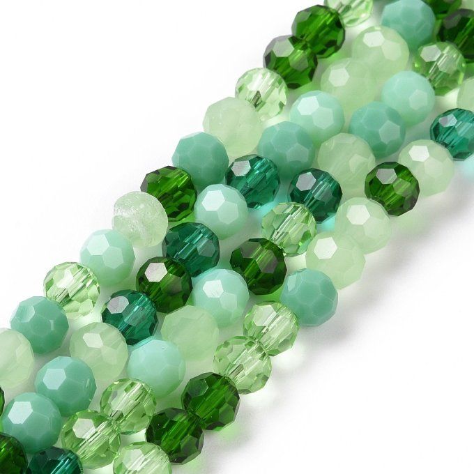 Perles verre facettées ronde, vert clair  , 5.5-6mm (env 95 perles)  (1 chapelet 9F)