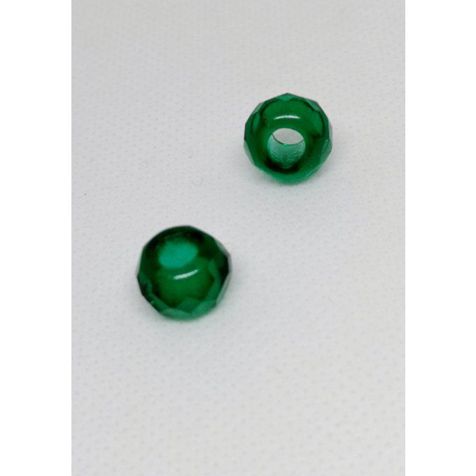 Perle en verre forme rondelle facettée de Bohème 8x12mm vert foncé transparent