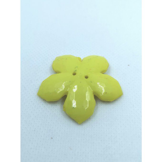 Bouton en acrylique en forme de fleur diamètre 40mm couleur jaune