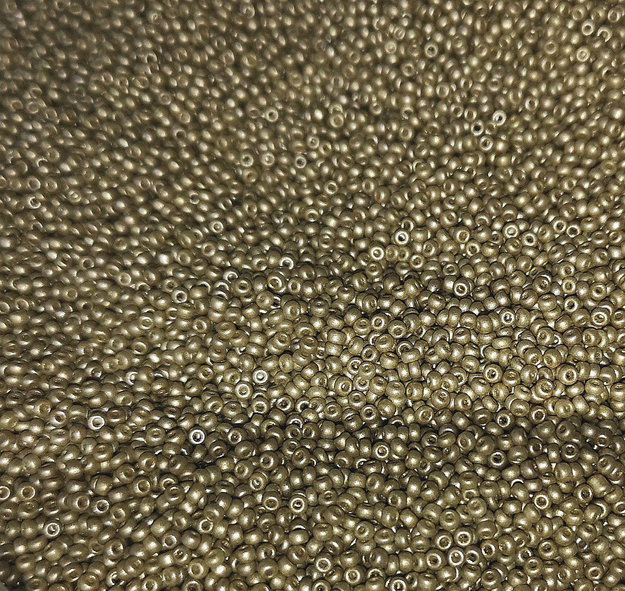 Rocaille Preciosa  8/0  Terra metallic gold (x20g)