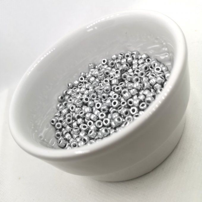 Perles de rocaille Matubo  8/0  3.1x2.10mm  Matt metallic silver (x10g)  