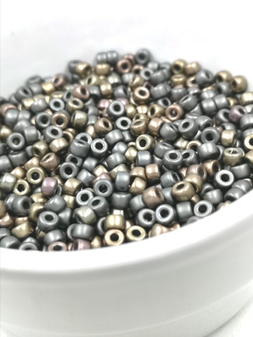 Perles de rocaille Matubo  6/0  4.1x2.9mm  Matte metallic leather (x10g) 