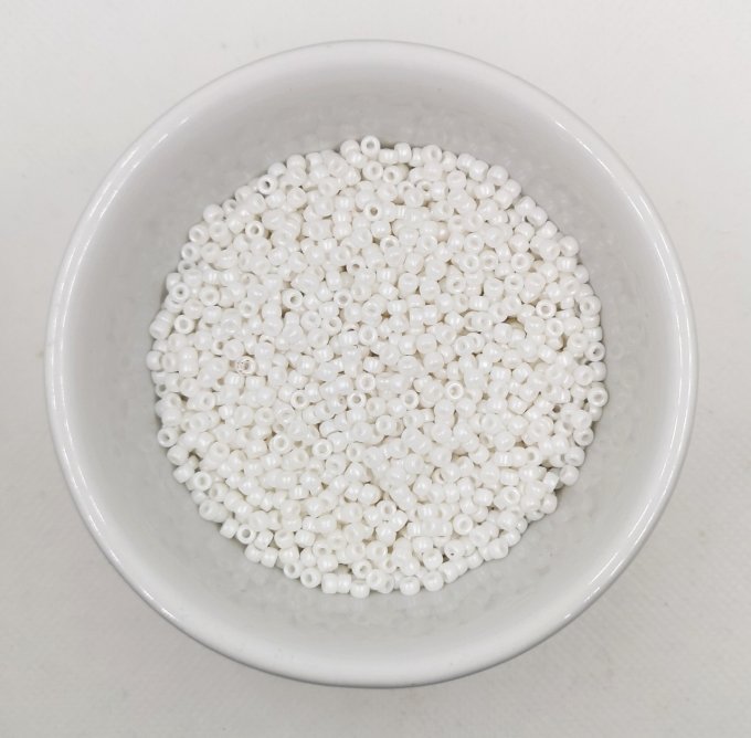 Perles de rocaille Matubo  8/0  3.1x2.10mm Pearl shine white  (x10g)  