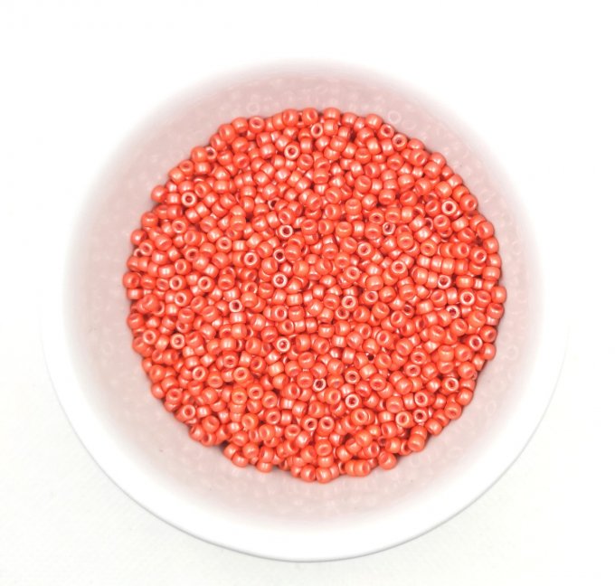 Perles de rocaille Matubo  8/0  3.1x2.10mm Pearl shine light coral (x10g)