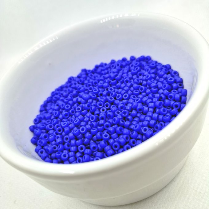 Perles de rocaille Matubo  8/0  3.1x2.10mm Matt opaque blue (x10g) 