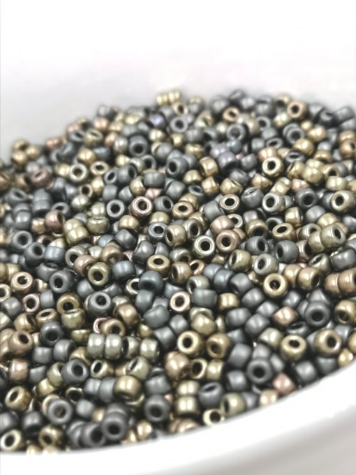 Perles de rocaille Matubo  8/0  3.1x2.10mm  Matt metallic leather (x10g) 