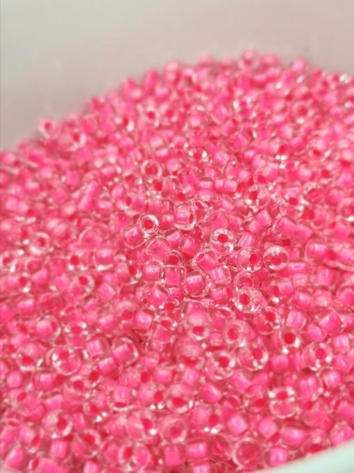 Perles de rocaille Matubo  8/0  3.1x2.10mm Crystal pink neon lined (x10g) 
