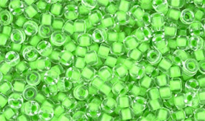 Perles de rocaille Matubo  8/0  3.1x2.10mm Crystal green neon lined (x10g)