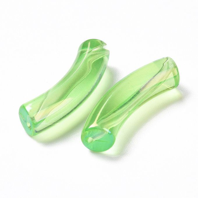 Perle acrylique  en forme de tube incurvé transparent ,effet irisé, 32x10x8mm vert clair