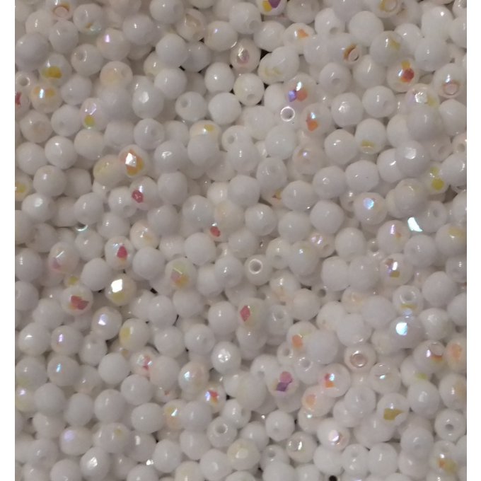 Preciosa 50 perles facettées  rondes 3x3mm Opaque white AB