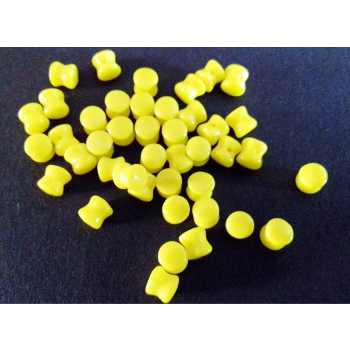 Preciosa Pellet Opaque yellow  (x50)