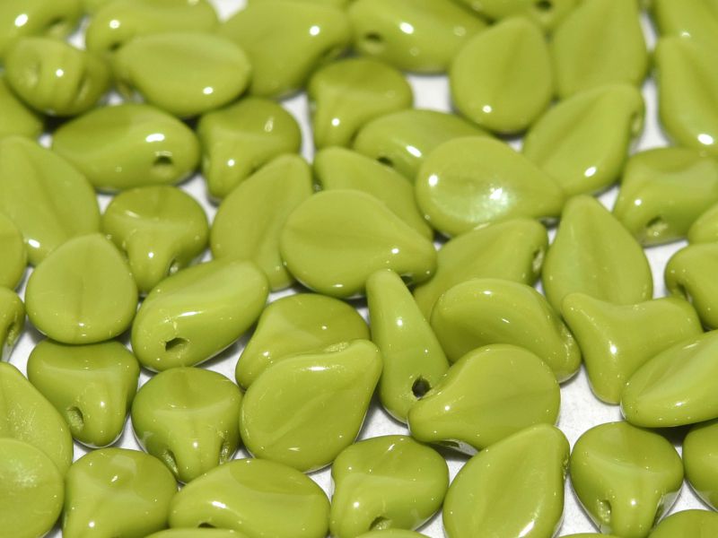 Preciosa Pip Opaque lime green (x50)