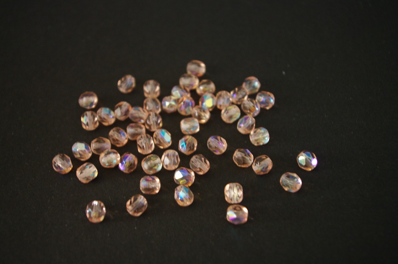 Preciosa 25 perles facettées transp 6mm Rosaline