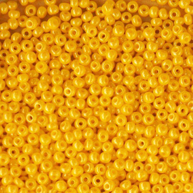 Rocaille Preciosa  11/0  Opaque yellow luster (x20g)
