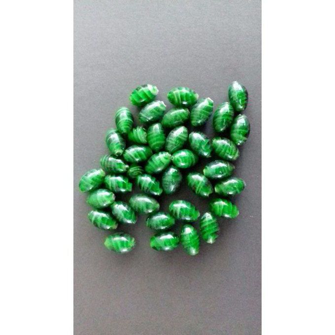 Perle de verre lampwork ,ovale ,vert foncé